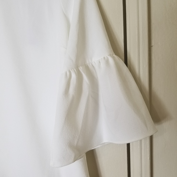 DO + BE white bell sleeve cre neck polyester blouse NWT - Picture 2 of 7